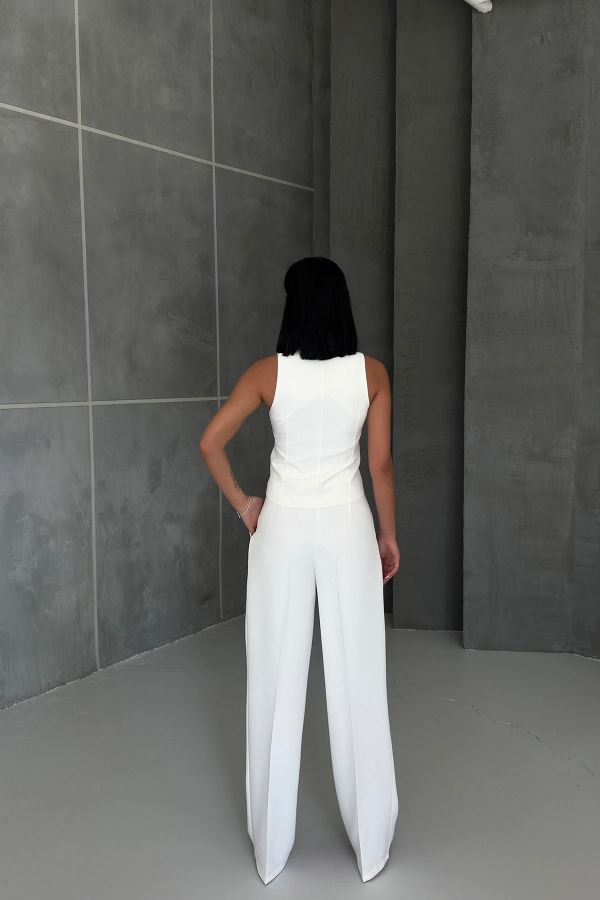 Picture of OUZ FASHION 24S011117 WHITE WOMAN TROUSER SUIT 